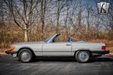 Used 1988 Mercedes-Benz 560 SL image 3