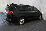 Used 2017 Chrysler Pacifica Touring image 6