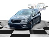 Used 2022 Chrysler Pacifica Limited w/ Uconnect Theater Family Group image 3