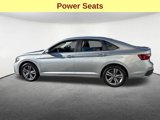 Used 2023 Volkswagen Jetta SE image 6