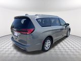 Used 2022 Chrysler Pacifica Touring-L image 3