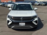Certified 2022 Volkswagen Taos SE w/ Panoramic Sunroof Package image 2