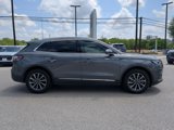 Used 2022 Lincoln Nautilus FWD image 2