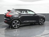 Used 2021 Volvo XC40 T5 Momentum w/ Premium Package image 2