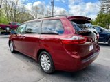Used 2017 Toyota Sienna XLE Premium image 3