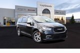 Used 2023 Chrysler Pacifica Limited image 2