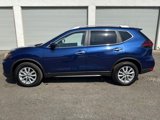 Used 2020 Nissan Rogue SV image 2