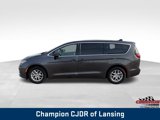 Used 2023 Chrysler Pacifica Touring-L image 4