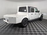 Used 2020 Jeep Gladiator Overland image 2