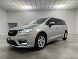 Used 2023 Chrysler Pacifica Touring-L image 3
