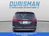Used 2023 Chrysler Pacifica Limited image 5