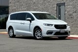 Used 2023 Chrysler Pacifica Touring-L image 2