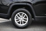 Used 2023 Jeep Grand Cherokee L Laredo image 6