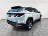 Used 2023 Hyundai Tucson SE image 2