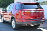 Used 2018 Ford Explorer XLT image 3