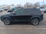 Used 2019 Jeep Cherokee Trailhawk image 4