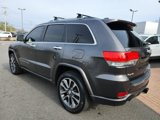 Used 2017 Jeep Grand Cherokee Overland image 2