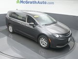 Used 2017 Chrysler Pacifica Touring image 2