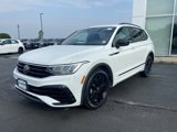 Used 2022 Volkswagen Tiguan SE R-Line image 3