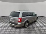 Used 2013 Chrysler Town & Country Touring-L w/ Driver Convenience Group image 5