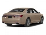 Used 2017 Lincoln Continental Select image 2