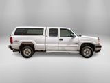 Used 2005 Chevrolet Silverado 2500 LS w/ Heavy-Duty Power Package image 2