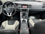 Used 2018 Volvo V60 T5 Cross Country image 2