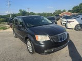 Used 2014 Chrysler Town & Country Touring image 3