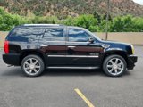 Used 2013 Cadillac Escalade Luxury image 2
