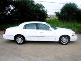 Used 2007 Lincoln Town Car Signature image 4