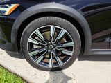 Used 2020 Volvo V60 T5 Cross Country image 3