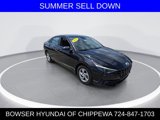 Used 2022 Hyundai Elantra SE image 2