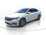 Used 2021 Volkswagen Jetta SEL Premium image 2