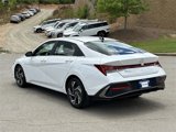Used 2024 Hyundai Elantra SEL w/ Convenience Package image 4