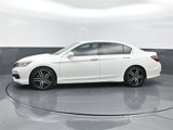 Used 2016 Honda Accord Touring image 4