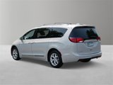 Used 2017 Chrysler Pacifica Touring-L Plus w/ Advanced Safetytec Group image 3