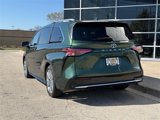 Used 2023 Toyota Sienna Platinum image 5