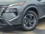 Used 2024 Nissan Rogue SV image 3