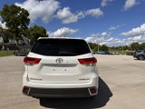 Used 2017 Toyota Highlander Limited image 4