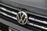 Used 2018 Volkswagen Tiguan SE w/ Panoramic Sunroof Package image 4