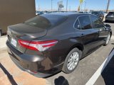 Used 2018 Toyota Camry LE image 5