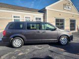 Used 2017 Dodge Grand Caravan SE image 2