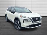 Used 2021 Nissan Rogue Platinum image 2
