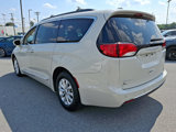 Used 2017 Chrysler Pacifica Touring-L image 4