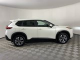 Used 2022 Nissan Rogue SV image 2