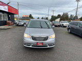 Used 2013 Chrysler Town & Country Touring image 4