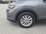 Used 2018 Nissan Rogue SV image 3