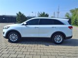 Used 2017 Kia Sorento LX image 2