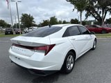 Used 2022 Hyundai Elantra SE image 3