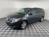 Used 2011 Volkswagen Routan SE image 2